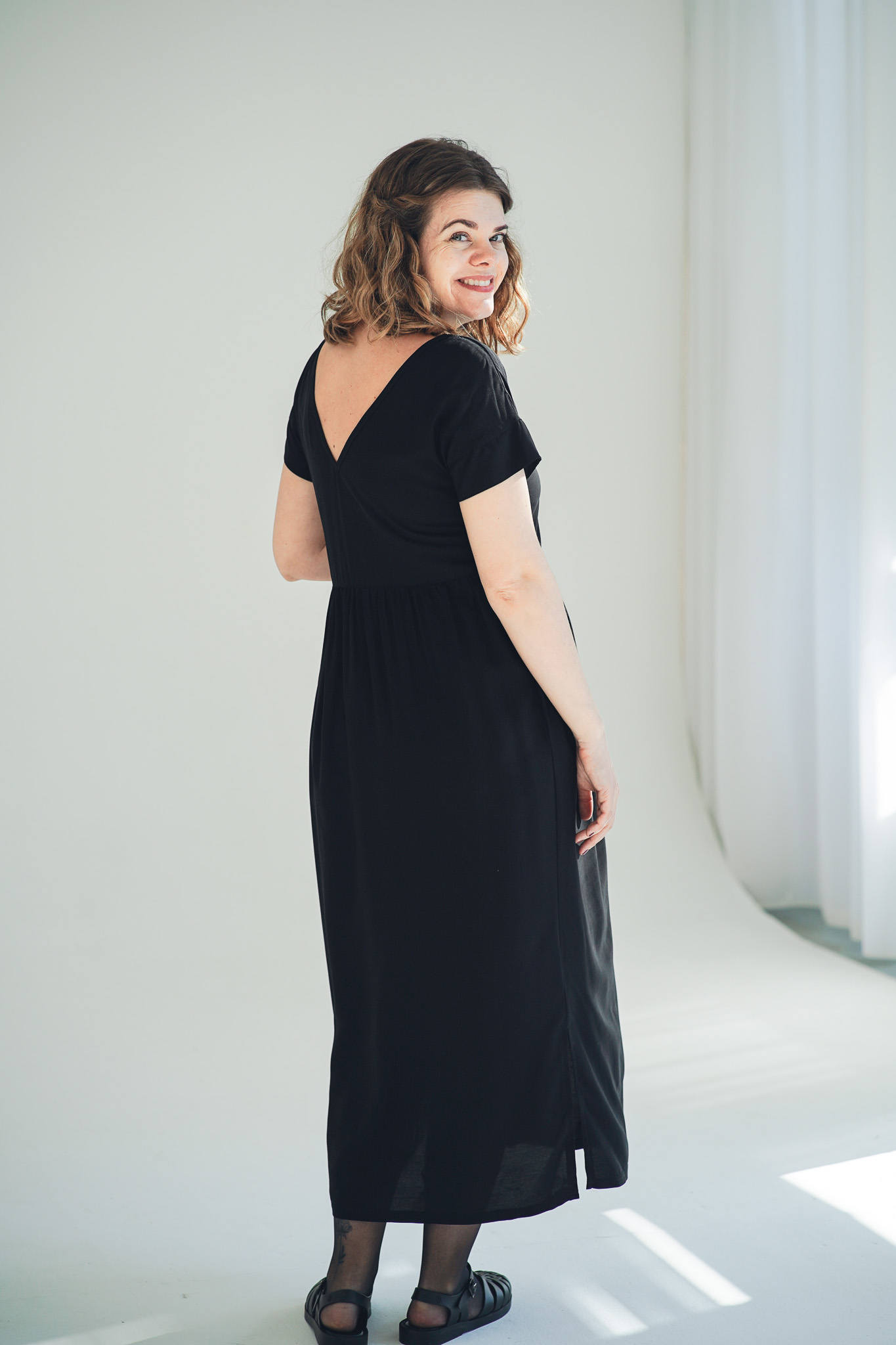 Šaty Simple Long Black - foto 8