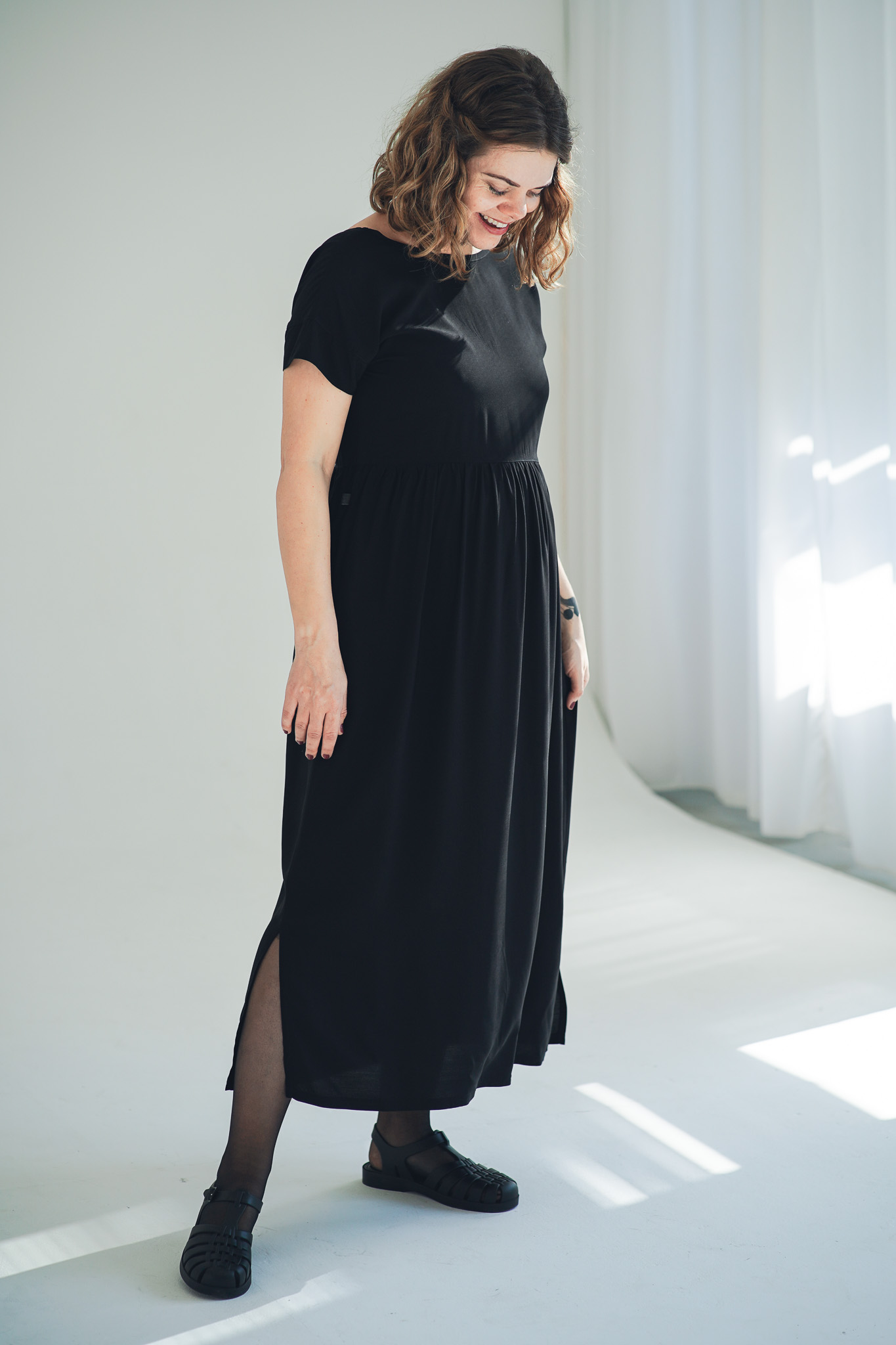 Šaty Simple Long Black - foto 1