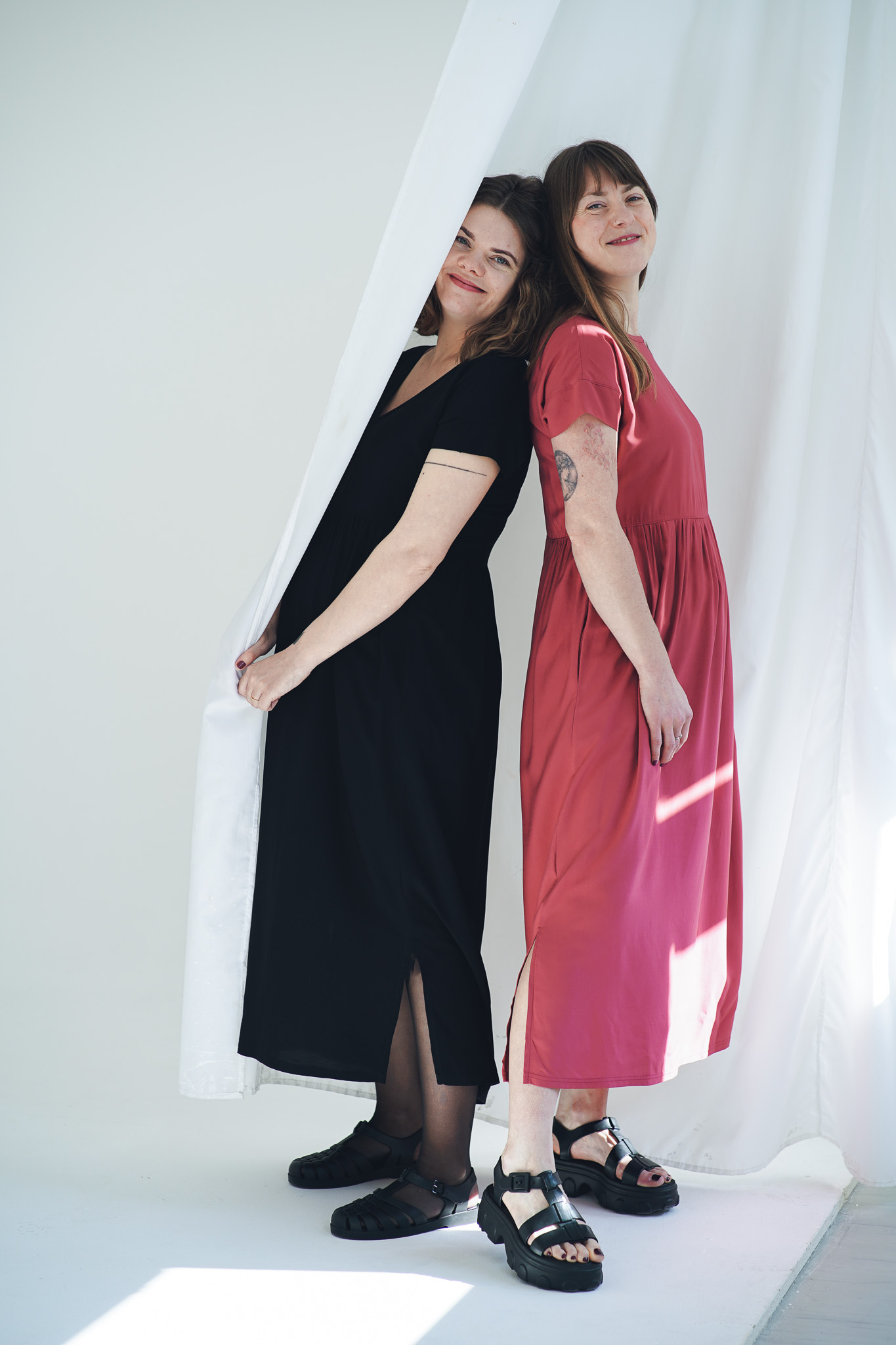 Šaty Simple Long Black - foto 7