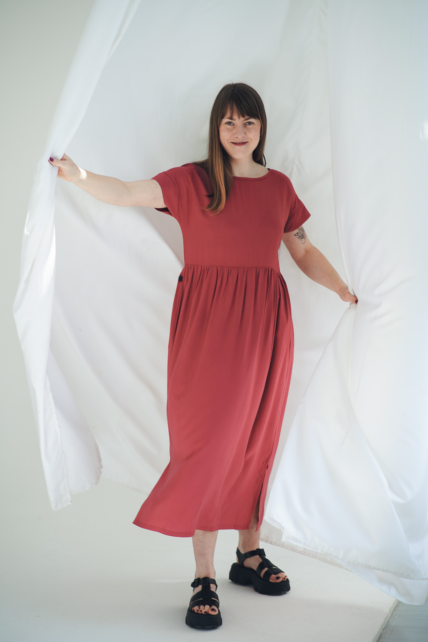 Šaty Simple Long Rouge - foto 11