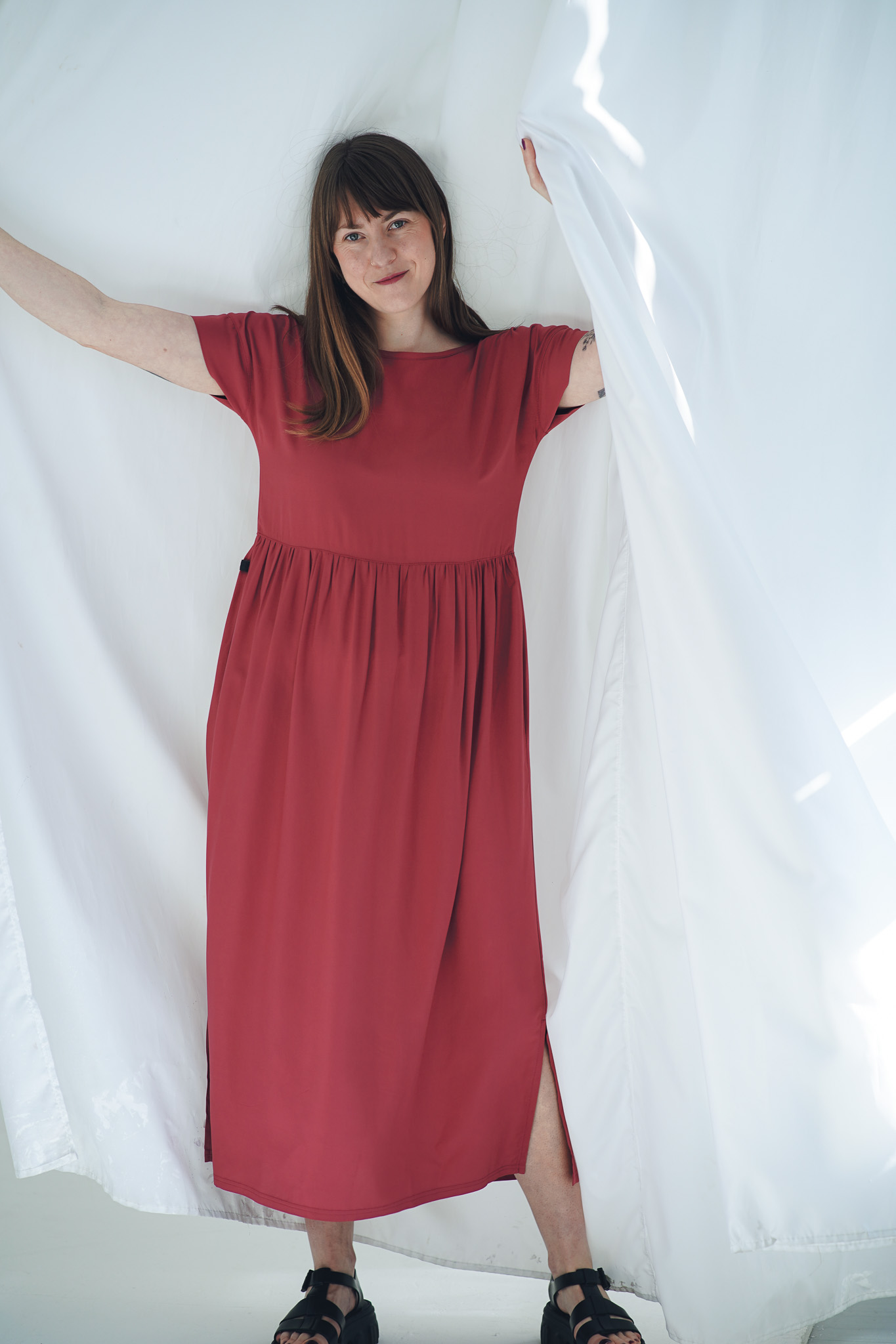 Šaty Simple Long Rouge - foto 17