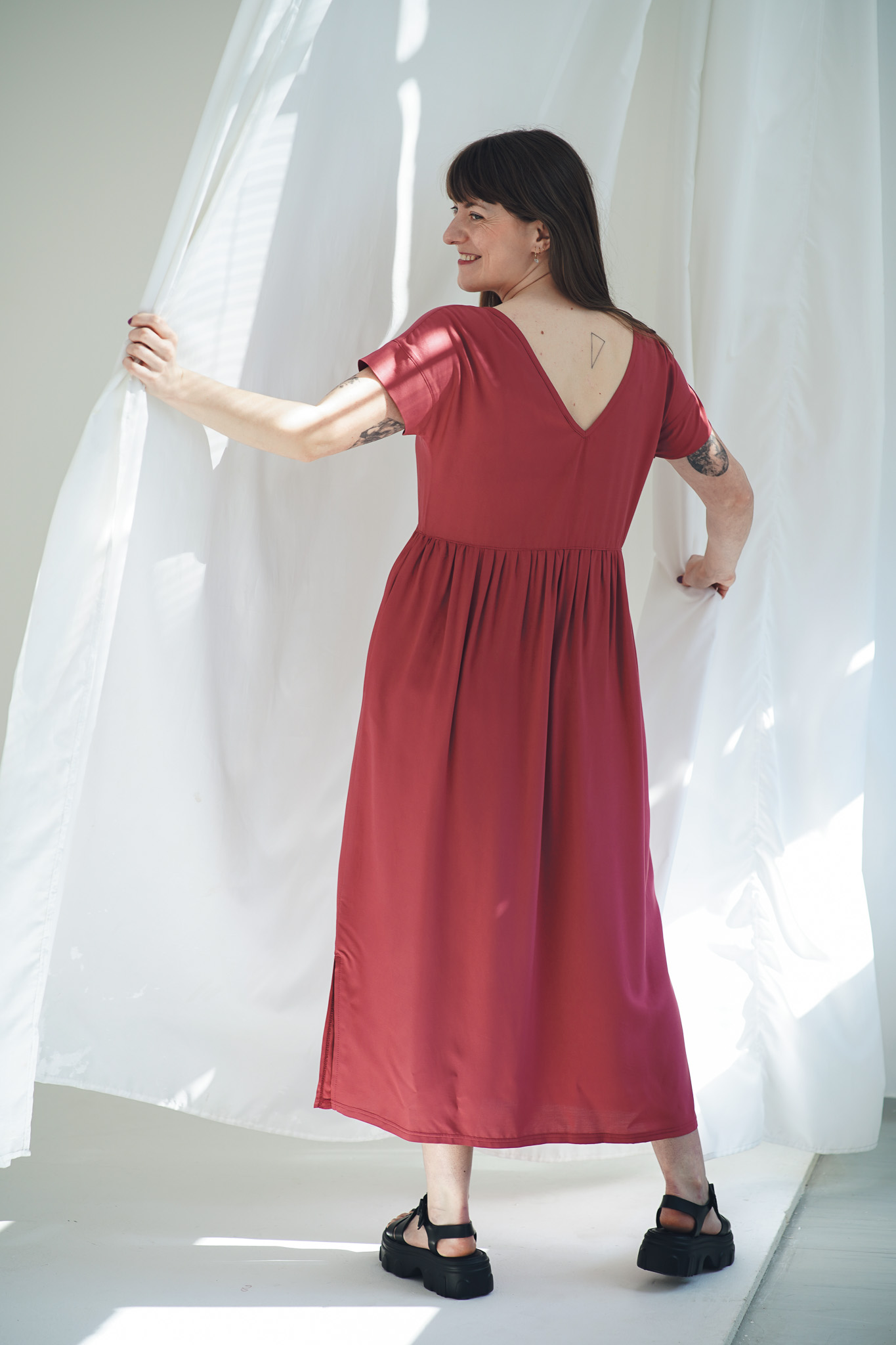 Šaty Simple Long Rouge - foto 8