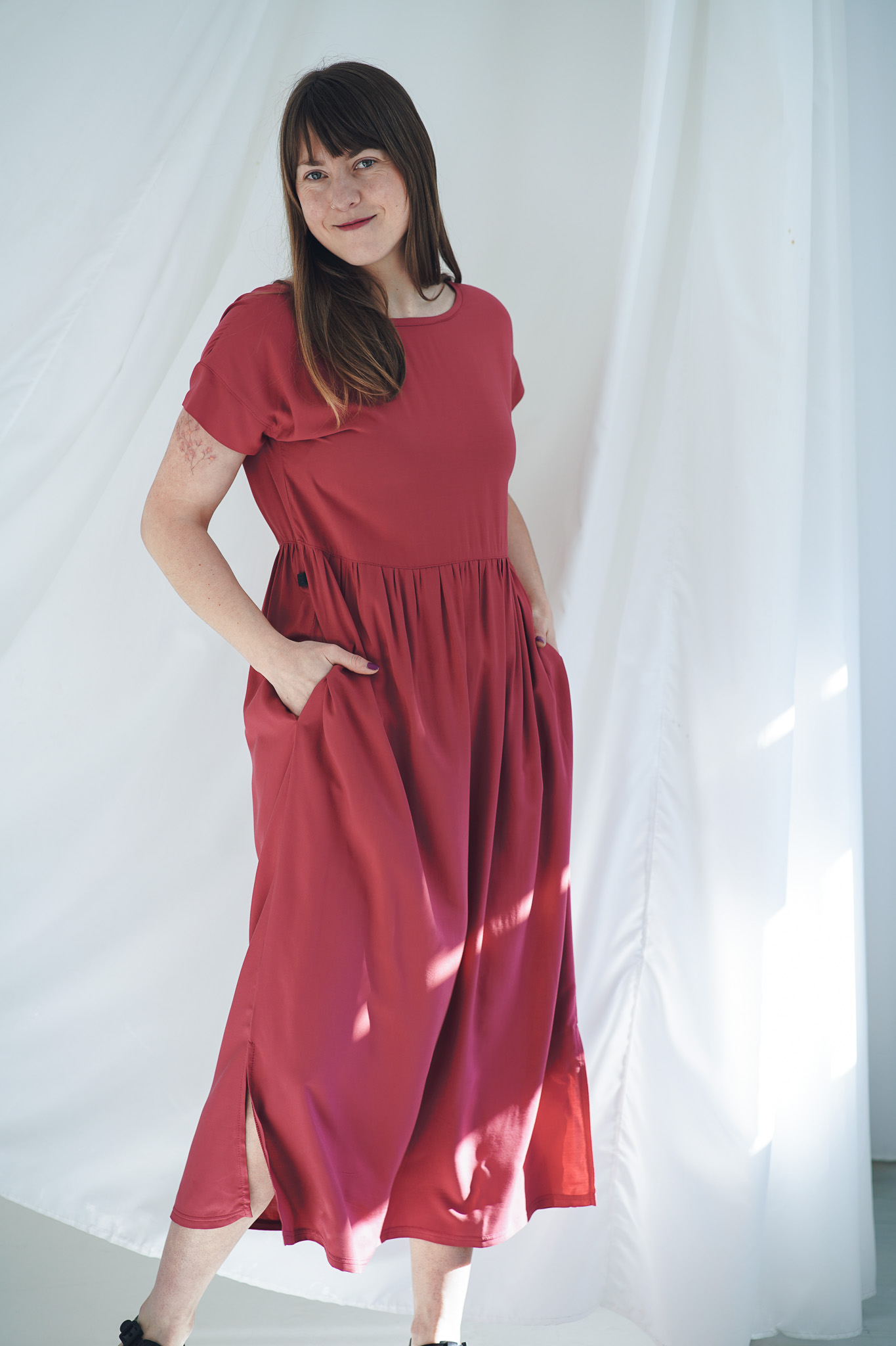 Šaty Simple Long Rouge - foto 1