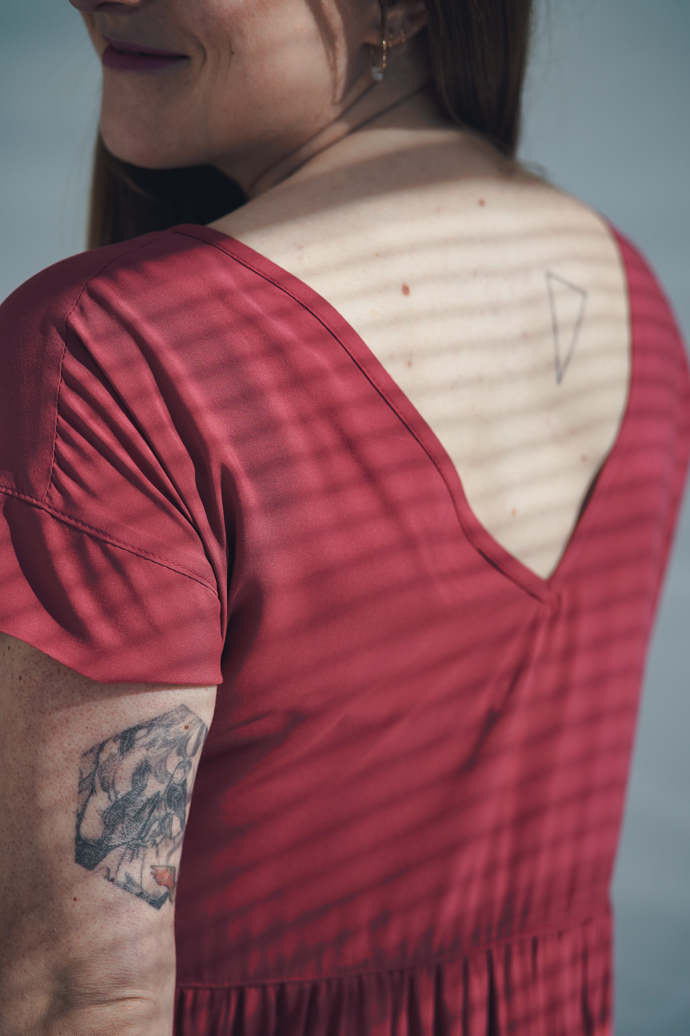 Šaty Simple Long Rouge - foto 16
